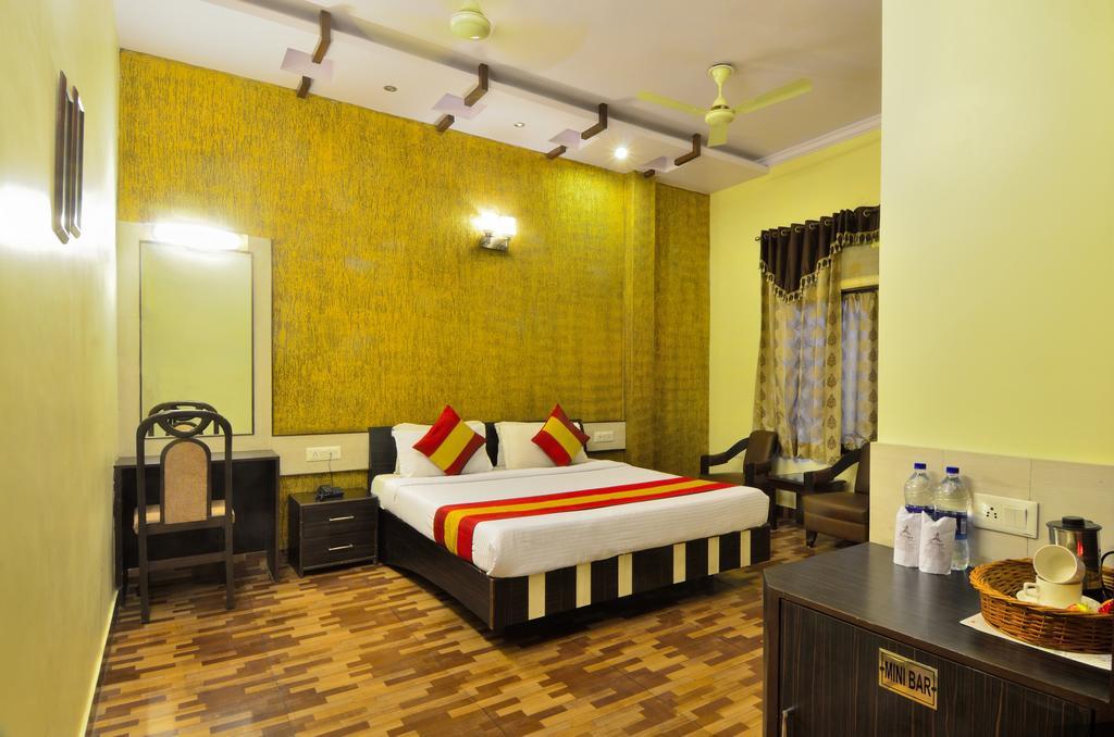Hotel Roopa International Αμριτσάρ Εξωτερικό φωτογραφία