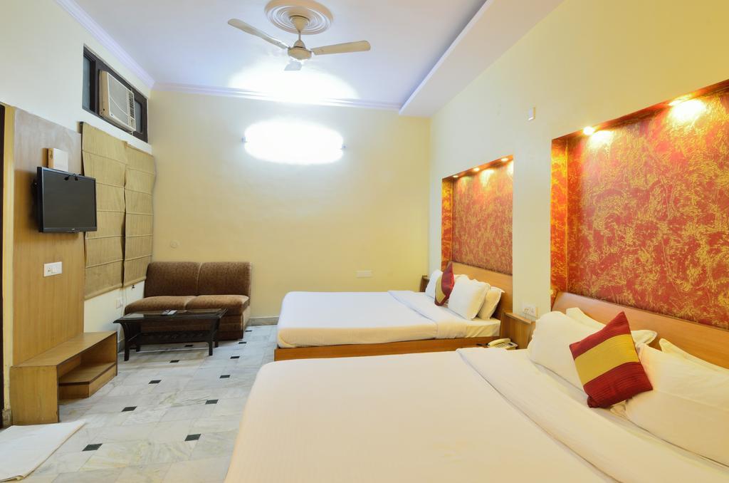 Hotel Roopa International Αμριτσάρ Εξωτερικό φωτογραφία